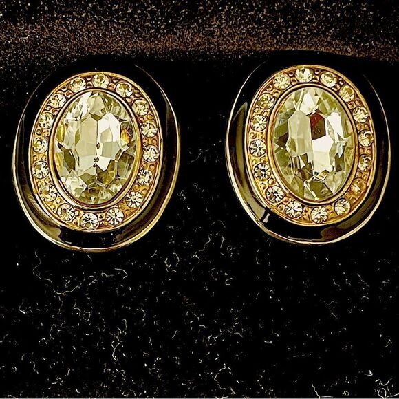 Jewelry - Vintage Gold and Black 80’s Crystal Clip Earrings